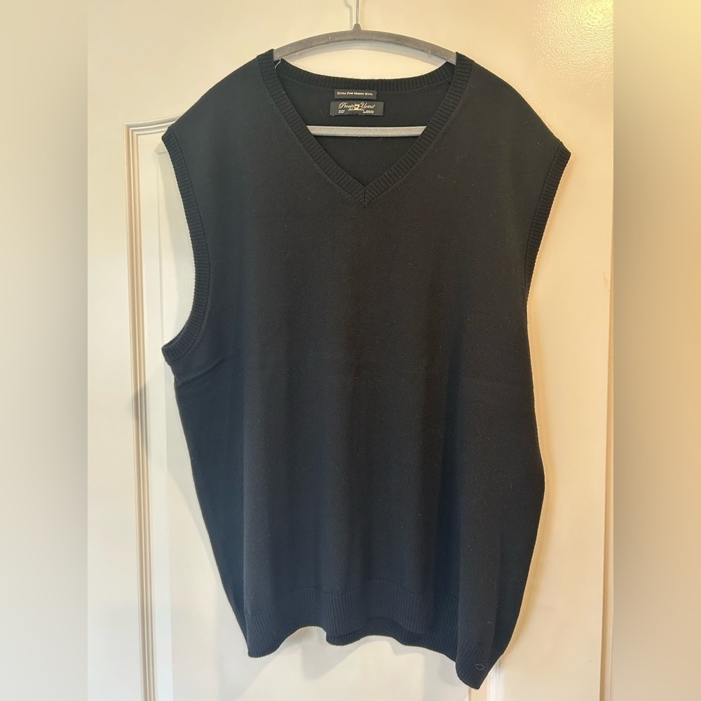 EUC Pronto Uomo 100% Wool Sweater Vest 
Color - Black
Size - XXL